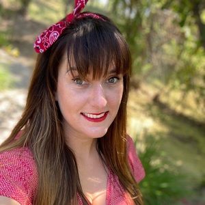 Meet your Posher, Danielle